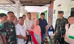 bupati-sidoarjo-salurkan-bantuan-alkes-dan-tinjau-rumah-tidak-layak-huni-di-tula-76961