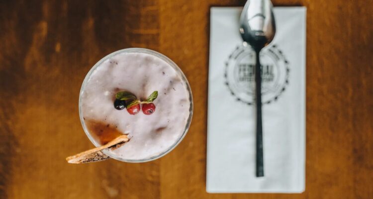 Photo by Alp Yıldızlar via Pexels - 7 Resep Smoothie Buah Segar untuk Diet Sehat dan Praktis