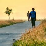 Photo by Tom Fisk via Pexels - Jalan Pagi: Rahasia Ampuh Menjaga Kesehatan Mental Anda