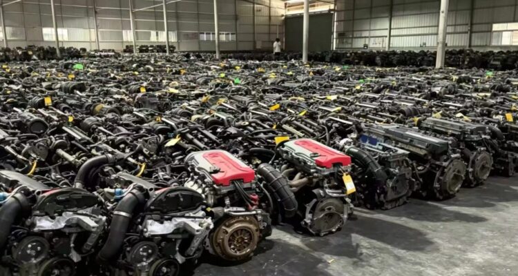 Photo by indonesian.car-enginesparts.com - Panduan Lengkap Mengecek Kondisi Mesin Mobil Bekas Sebelum Membeli