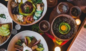 Photo by ROMAN ODINTSOV via Pexels - Panduan Memulai Pola Makan Plant-Based untuk Pemula