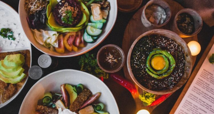 Photo by ROMAN ODINTSOV via Pexels - Panduan Memulai Pola Makan Plant-Based untuk Pemula