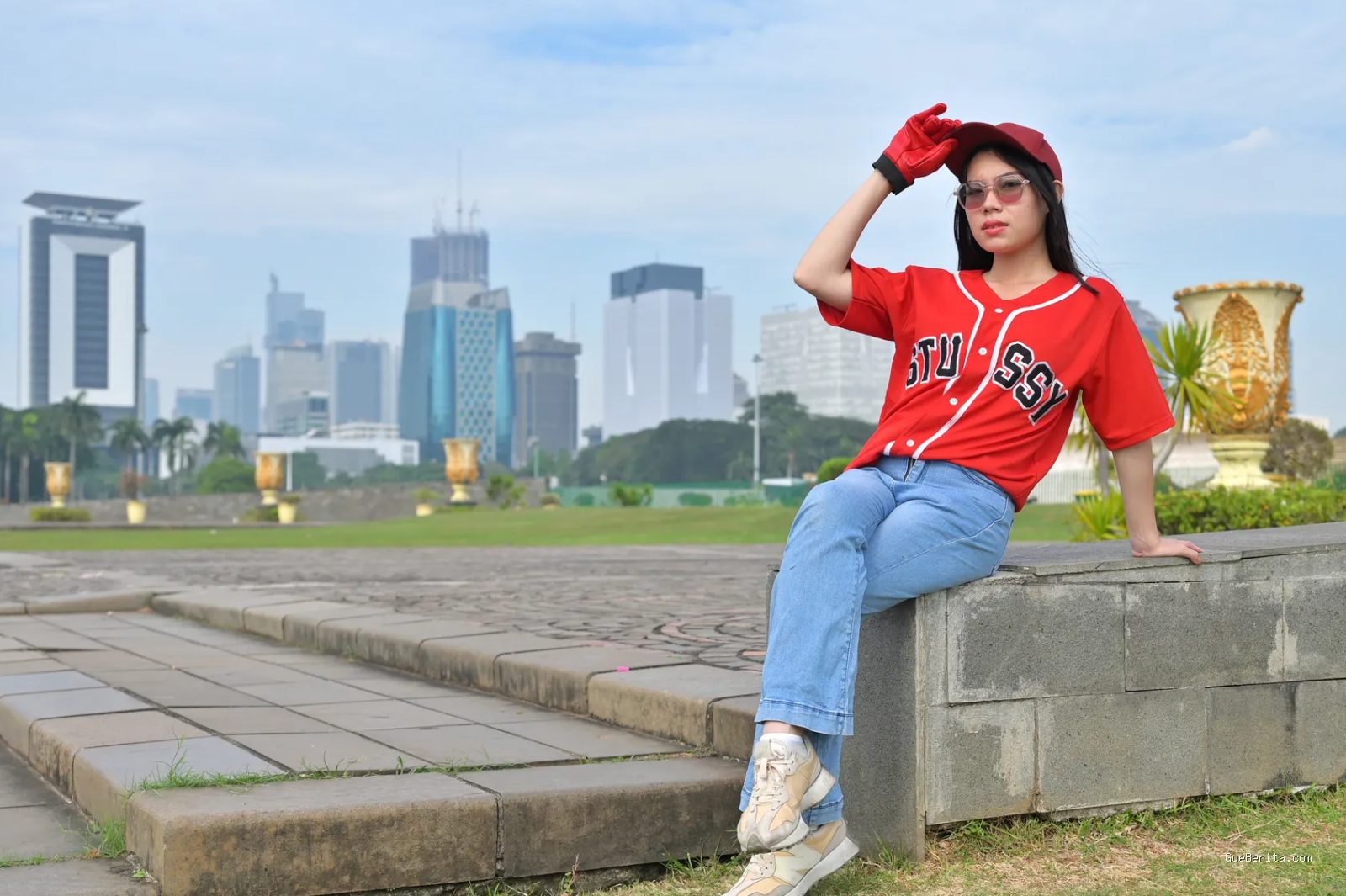 Photo by anggit priyandani via Pexels - Tampil Stylish Setiap Hari: 7 Inspirasi Outfit Kasual yang Nyaman