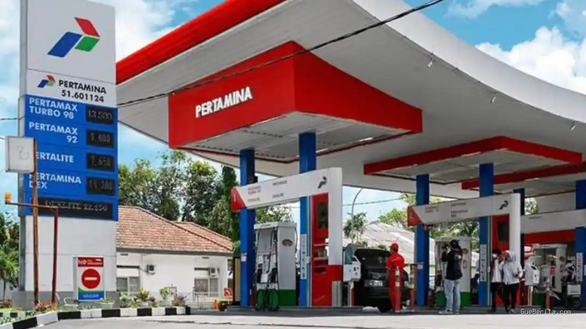 Photo by lombok.tribunnews.com - Daftar Harga BBM Pertamina Pertalite dan Pertamax Terbaru 2024