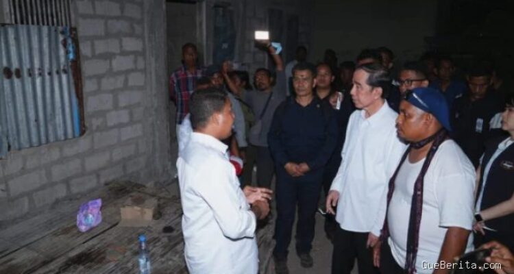 Jokowi Tinjau Dampak Kerusakan Rumah Warga NTT, Instruksikan Langkah Penanganan ke Bupati