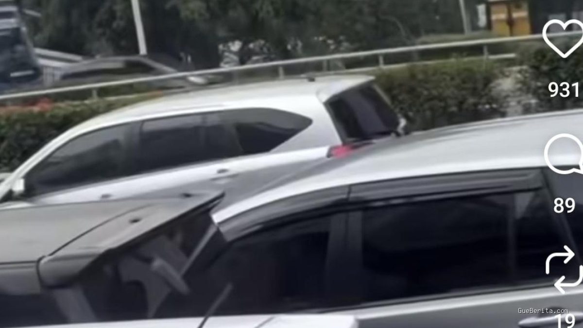 Kecelakaan Beruntun 3 Mobil di Tol Dalam Kota, Lalu Lintas Terhambat