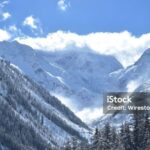 Photo by istockphoto.com - Manfaat Berlibur ke Pegunungan untuk Kesehatan Fisik dan Mental