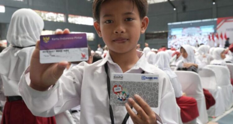 Photo by obrolan.id - Panduan Cek Penerima PIP Kemdikbud untuk Siswa SD SMP SMA via HP