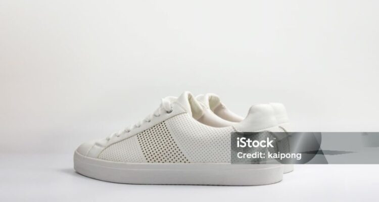 Photo by istockphoto.com - Panduan Lengkap Merawat Sepatu Putih Agar Tetap Awet dan Bersih