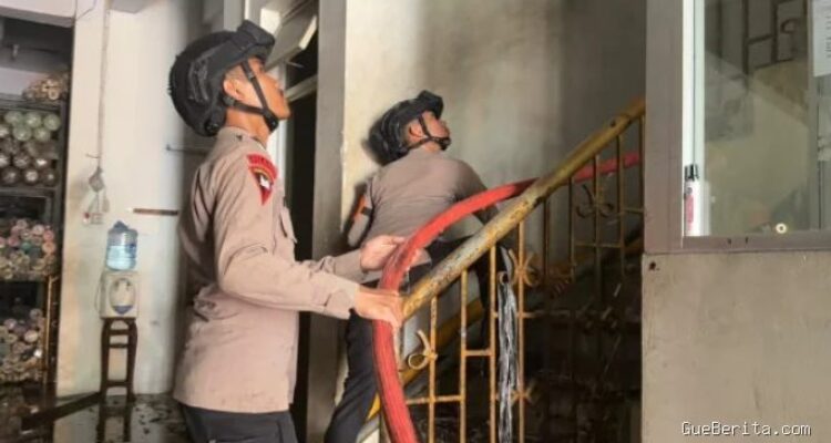Pasar Asemka Dilanda Kebakaran, Brimob Polda Metro Jaya Dikerahkan