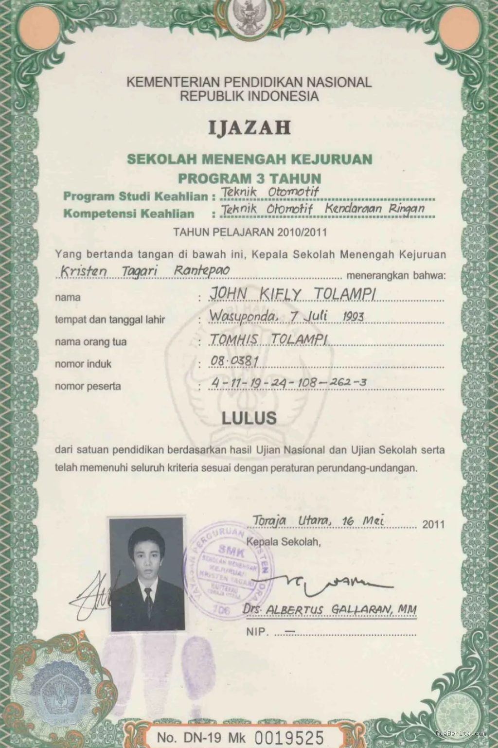 Photo by slideshare.net - Penyebab Ijazah Ditahan Perusahaan dan Jerat Hukum Menurut Aturan Depnaker