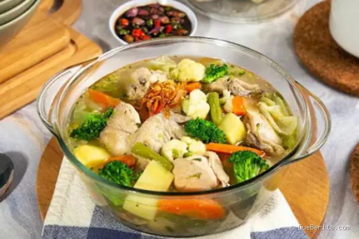Photo by cimahi.pikiran-rakyat.com - Resep Sop Sayuran Hangat yang Praktis untuk Musim Hujan