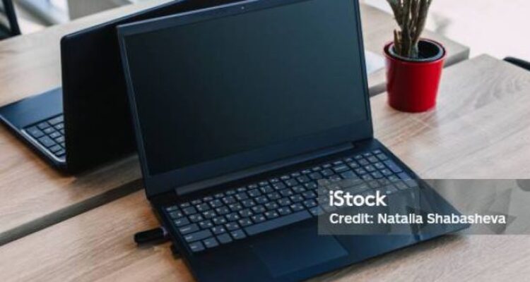 Photo by istockphoto.com - Standar Gaji Digital Marketing Manager di Industri E-Commerce Besar