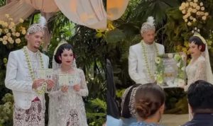 jennifer-coppen-dan-justin-hubner-resmi-menikah-dengan-akad-adat-jawa-di-bali-40419
