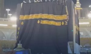 pergantian-kiswah-kabah-1-muharram-berjalan-khidmat-hingga-dini-hari-55355