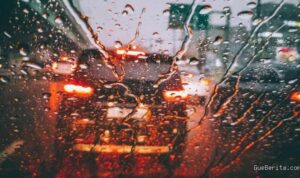 Photo by blog.tribunjualbeli.com - Penyebab dan Cara Efektif Menghilangkan Embun di Kaca Mobil