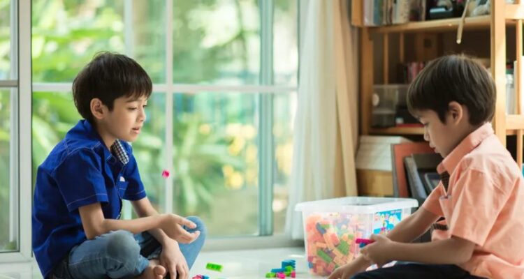 Photo by hellosehat.com - Aktivitas Kreatif Agar Anak Tidak Mudah Bosan di Rumah