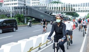 Photo by smartcity.jakarta.go.id - Bersepeda vs Jalan Kaki: Mana yang Lebih Baik untuk Pemula?