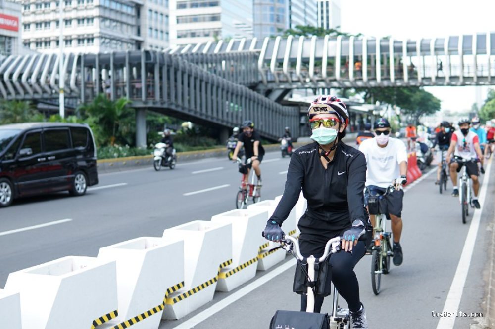 Photo by smartcity.jakarta.go.id - Bersepeda vs Jalan Kaki: Mana yang Lebih Baik untuk Pemula?