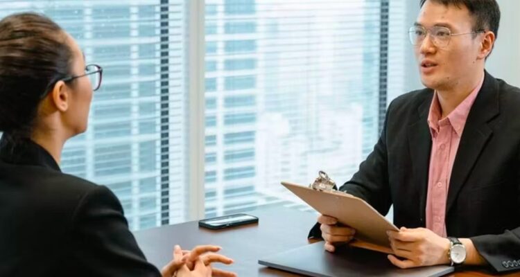 Photo by lifestyle.kompas.com - Penyebab Interview Kerja Sering Berhenti di Tahap HRD Gak Lanjut User