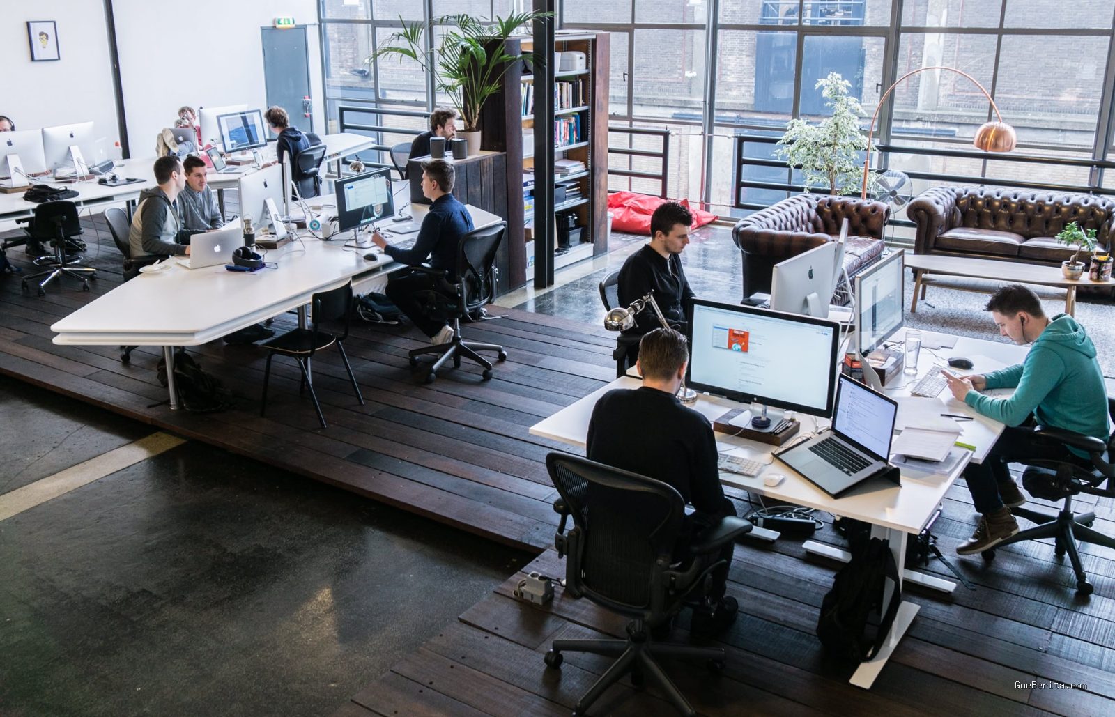 Standar Gaji Account Executive di Creative Agency Multinasional