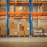 Photo by istockphoto.com - Standar Gaji Warehouse Supervisor di Perusahaan Logistik Ekspedisi